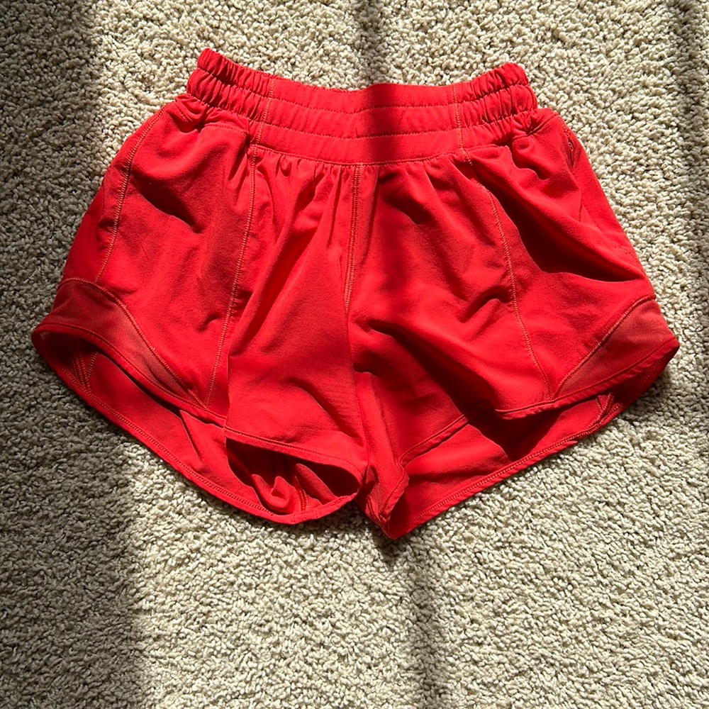 Lululemon hotty hots in carnation red